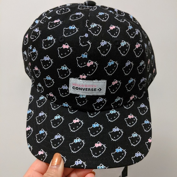 converse hello kitty hat